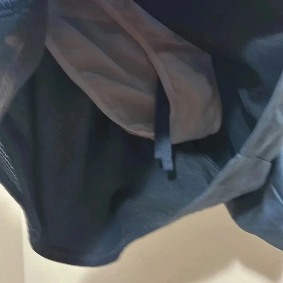 Under Armour shorts - Picture 3 of 6